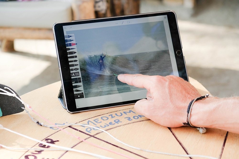 Kitesurf Coaching on Tablet